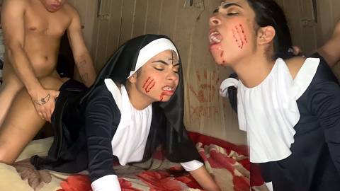 Multado como demonios lo siguen en su casa y lo hace tener una vida feliz