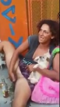 Ay Tota, que viene, los granos arenosos viven en un burro