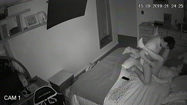 El mal amigo en la cama
