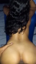 Le gusta cabalgar en mi polla