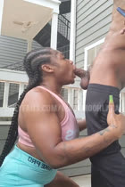 Black Harry le encanta hundirse y tragarse la polla más grande de la BBC