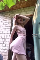 Blunta odia que el exterior casi caiga fuera del orgasmo