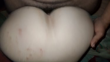 Una noche con una hermosa chica