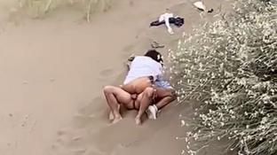 Echando un polvo en las Dunas de Baní