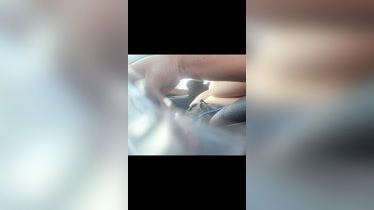 Esposa topless en la calle con extraño