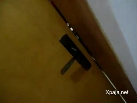 GRABA A SU AMIGA EN LA DUCHA