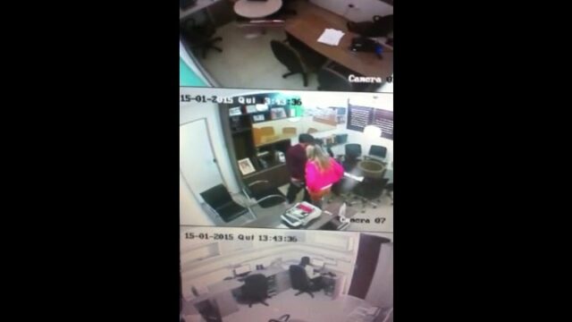 La camara de seguridad 07 lo capto singando