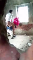 Pillados haciendo un cuarteto en una casa abandonada