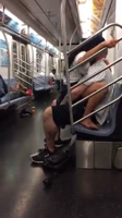 Polvito en el metro después del partido