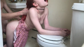 Adolescente Colegiala Penetrada En El Baño