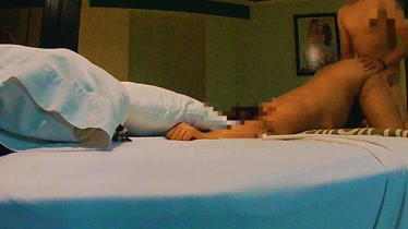 Culona penetrada asta fondo y gimiendo