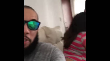 Dos viajero contra una chapiadra dominicana