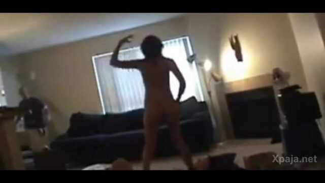 Imágenes fuerte novio encuentra a su novia con otra mujer