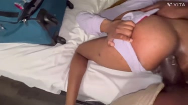 Katyperla colombiana le comen su gran culo su compañero de universidad