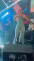 La Perversa Muestra Las Tetas En Pleno Concierto
