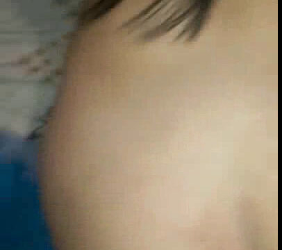 La graba para que sus amigos la vean