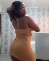 La morena rica de oro siganla como Biany282 en instagram