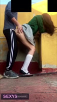 Se escapo del colegio a echar un rapidito con el novio