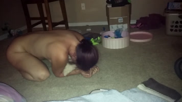 WTF? - Milf teniendo orgasmo imaginario con el suelo