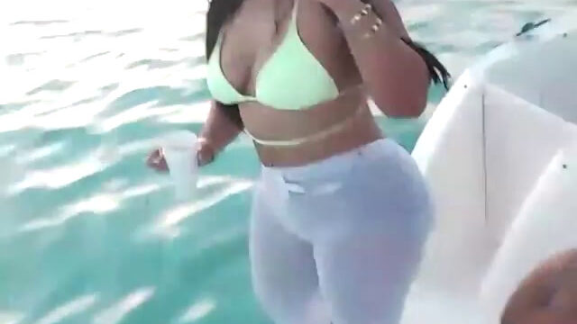 ella eh ella eh  morena con flow dominicana