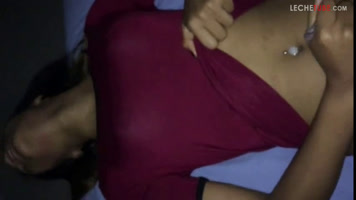 metiéndoselo a una muchacha