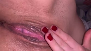 mojada con mis dedos